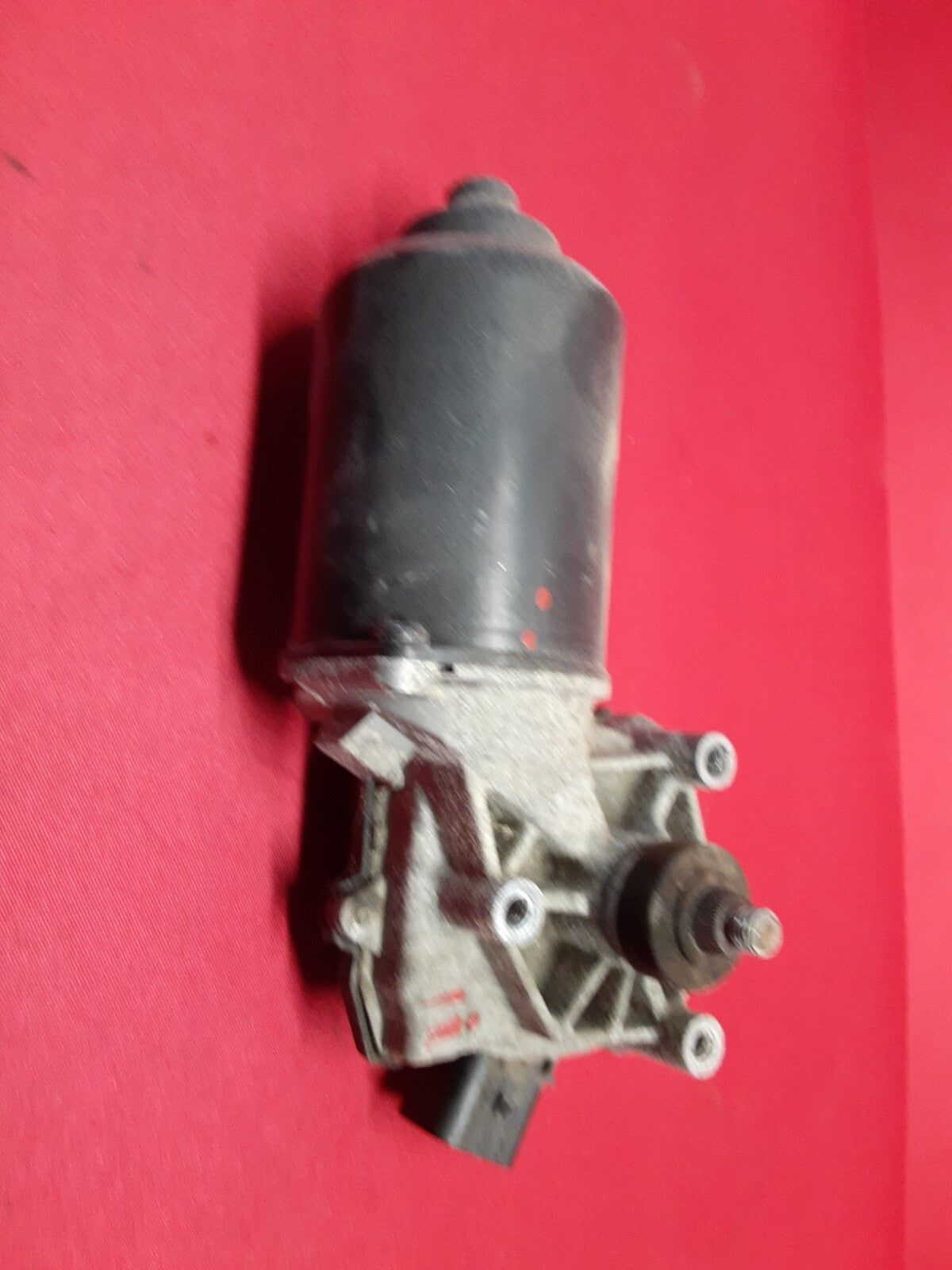 2012 - 2017 Hyundai Accent FRONT Windshield Wiper Motor 	98110-1R000