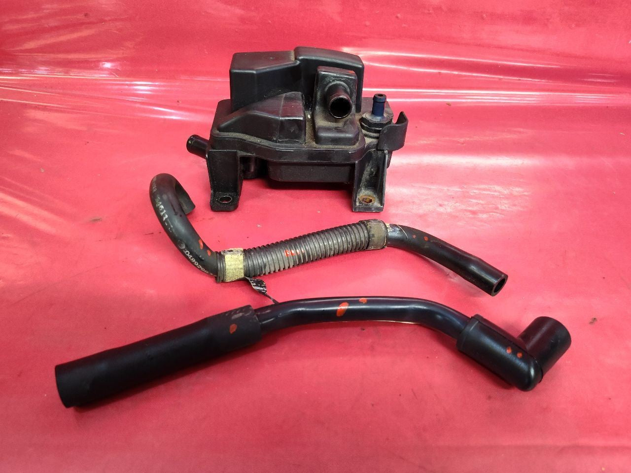 2012-2017 Fiat 500 1.4L L4 Engine Oil Separator PCV Valve w/ Two Hoses