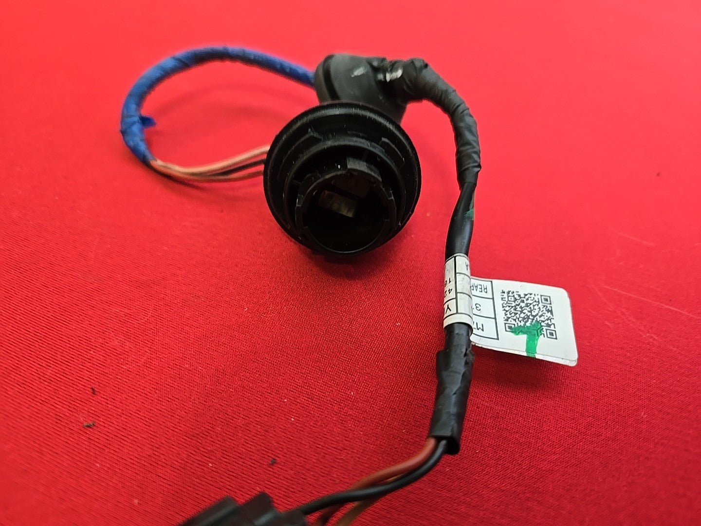 2019-2024 Kia Forte Left or Right OUTER Incandescent Tail Light - SOCKET HARNESS