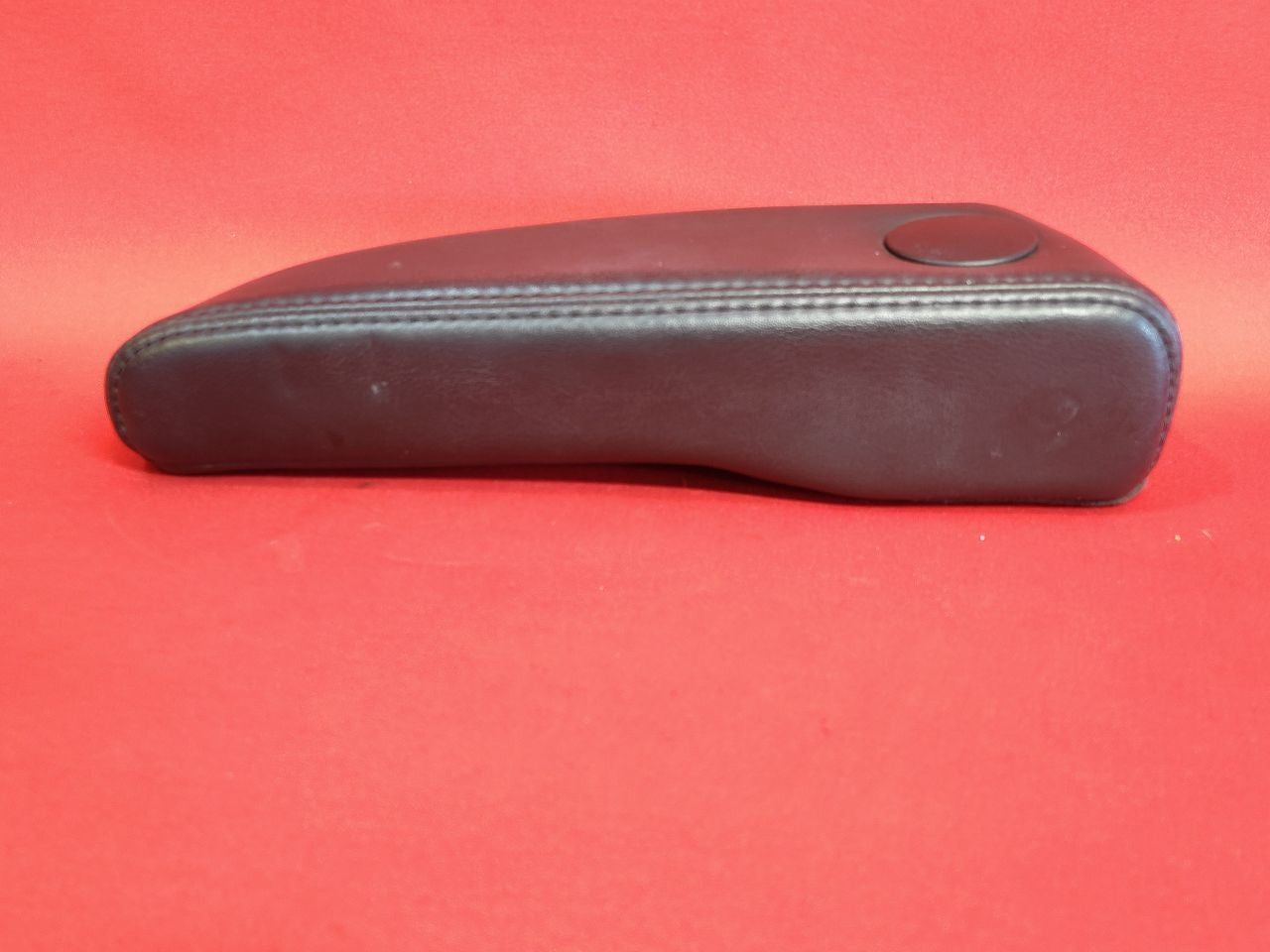2007-2012 GMC Buick Chevy Saturn REAR 2nd Row RIGHT PASSENGER Arm Rest Leather
