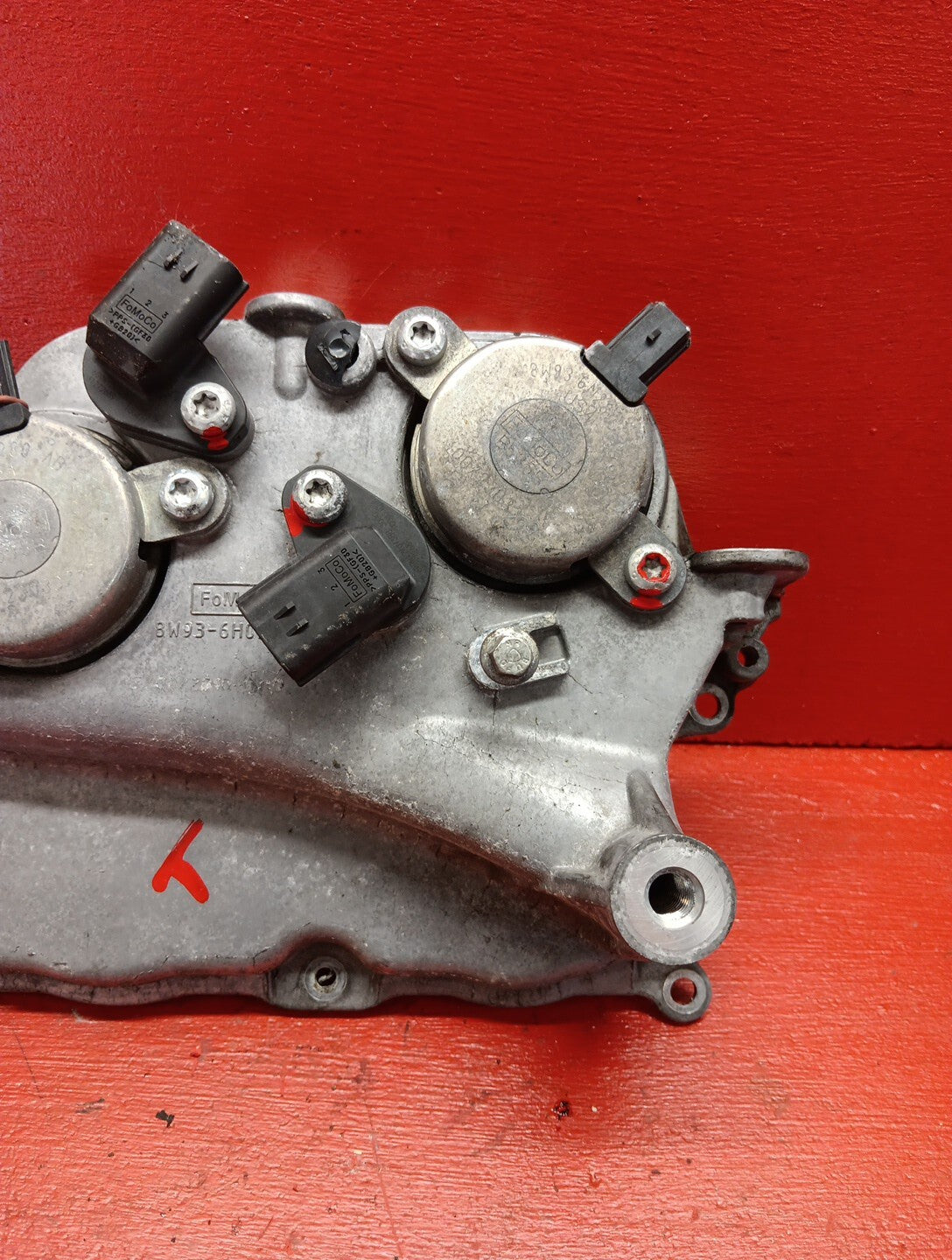 2010-2023 Land Rover Range Rover 5.0L RIGHT PASSENGER Valve Cover LR113201