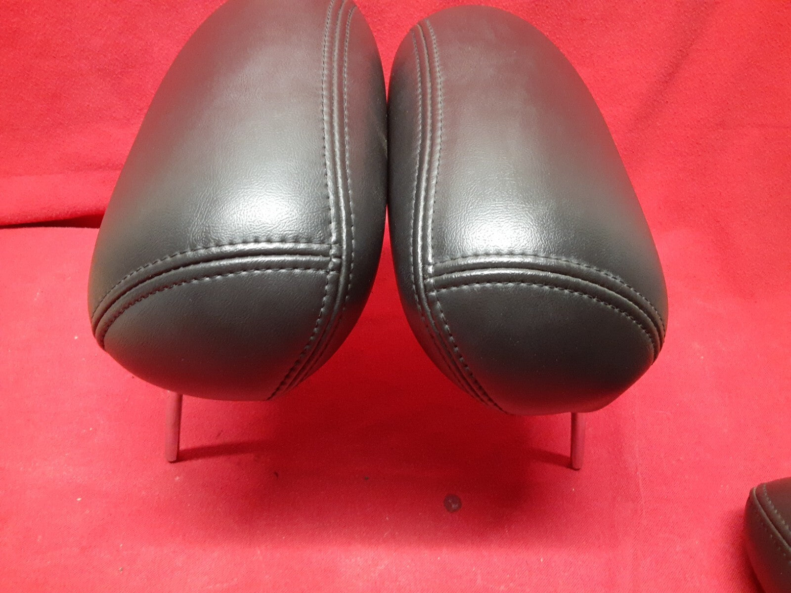 2002 - 2006 GMC Envoy Chevrolet Trailblazer SECOND ROW Set Ebony Black LEATHER