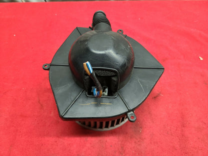 1995 - 2004 Nissan Pathfinder / Maxima Blower Motor & Fan Assembly 27220-7J201