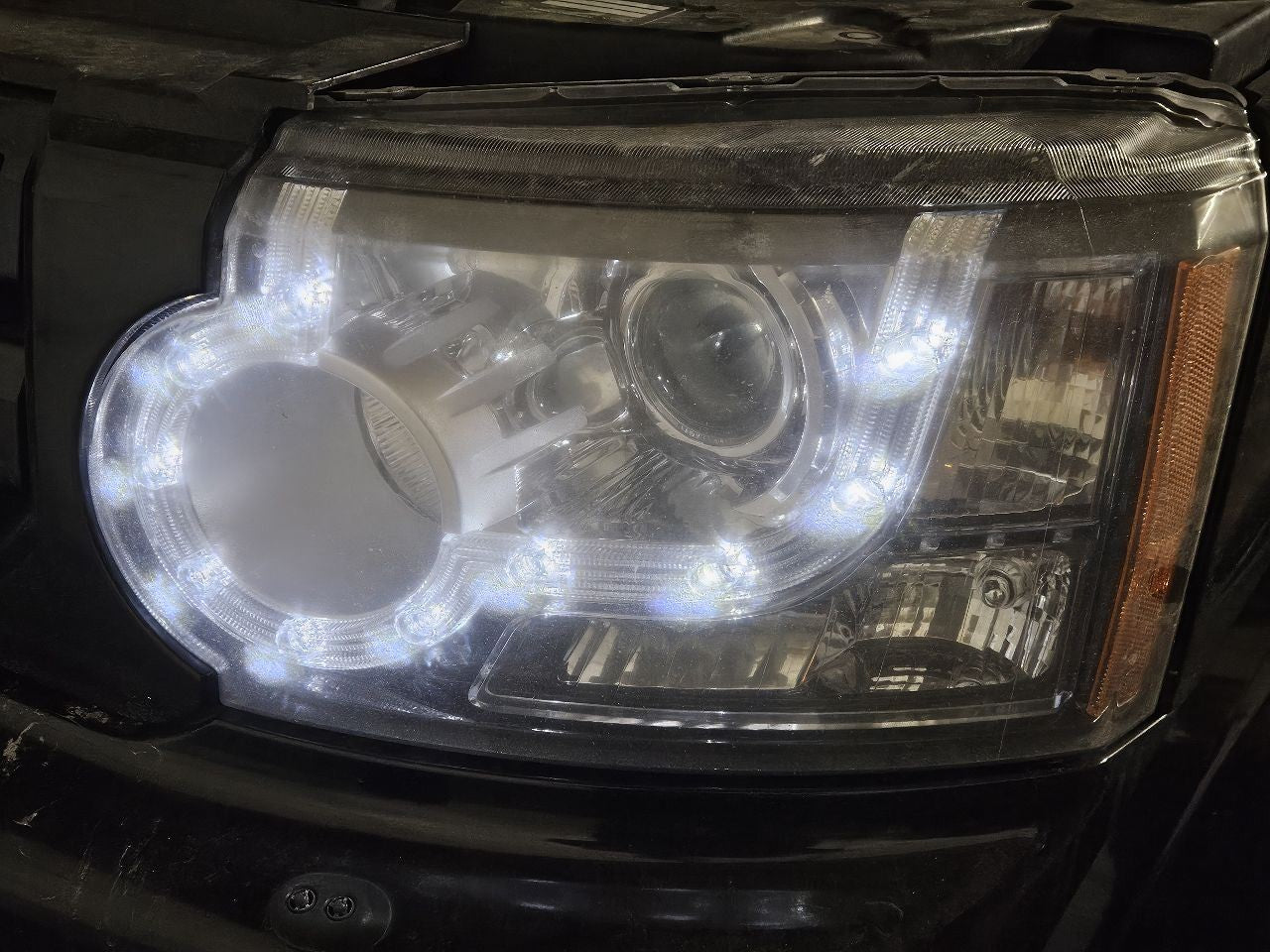 2011-2013 Land Rover LR3 Left Driver HALOGEN Headlight Lamp w/ SIGNATURE