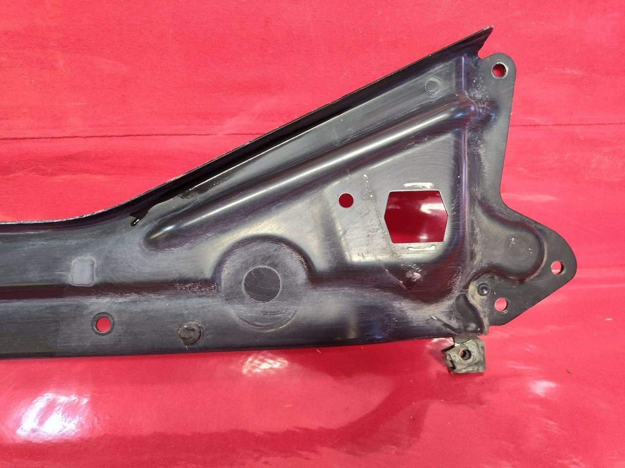 2006-2011 Mercedes CLS-Class V8 Center Upper Radiator Support Tie Bar Bracket
