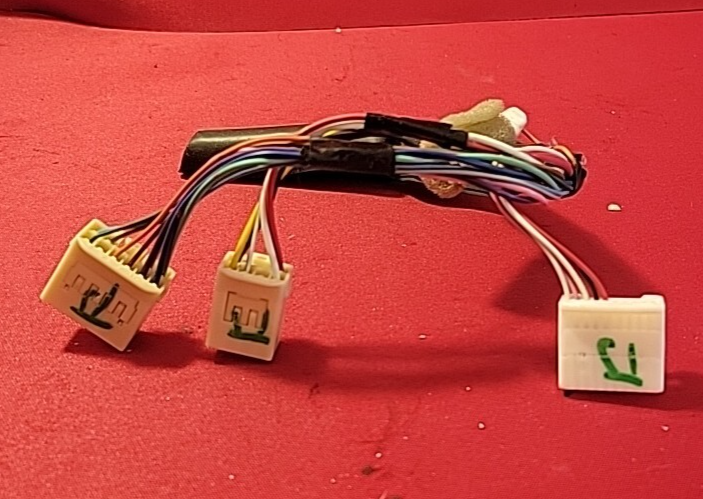 2004 2005 Toyota Prius Radio Control Unit W/O Cassette PIGTAIL 8612047090