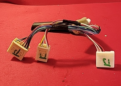 2004 2005 Toyota Prius Radio Control Unit W/O Cassette PIGTAIL 8612047090