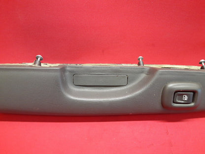 2002 2003 2004 Chevrolet Trailblazer Left Rear Door Arm Rest Assembly Gray