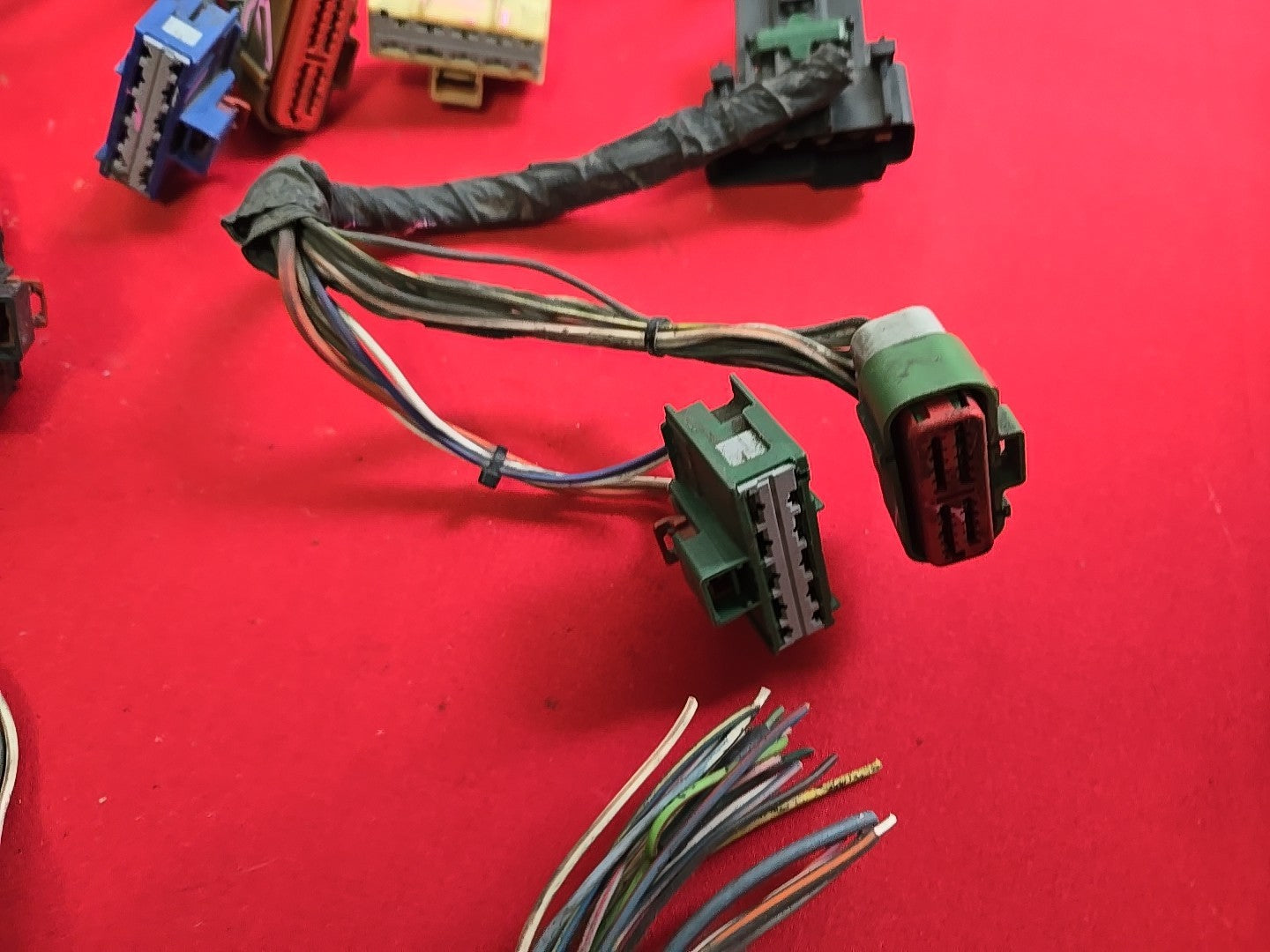 2006 2007 Chrysler Town & Country TIPM Module Fuse Box - PIGTAIL WIRES ONLY