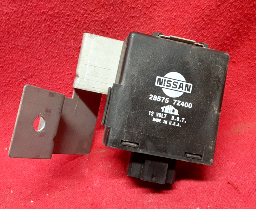 2002 2003 2004 Nissan Xterra Headlight Relay Control Module Unit 28575-7Z400