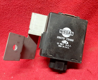 2002 2003 2004 Nissan Xterra Headlight Relay Control Module Unit 28575-7Z400