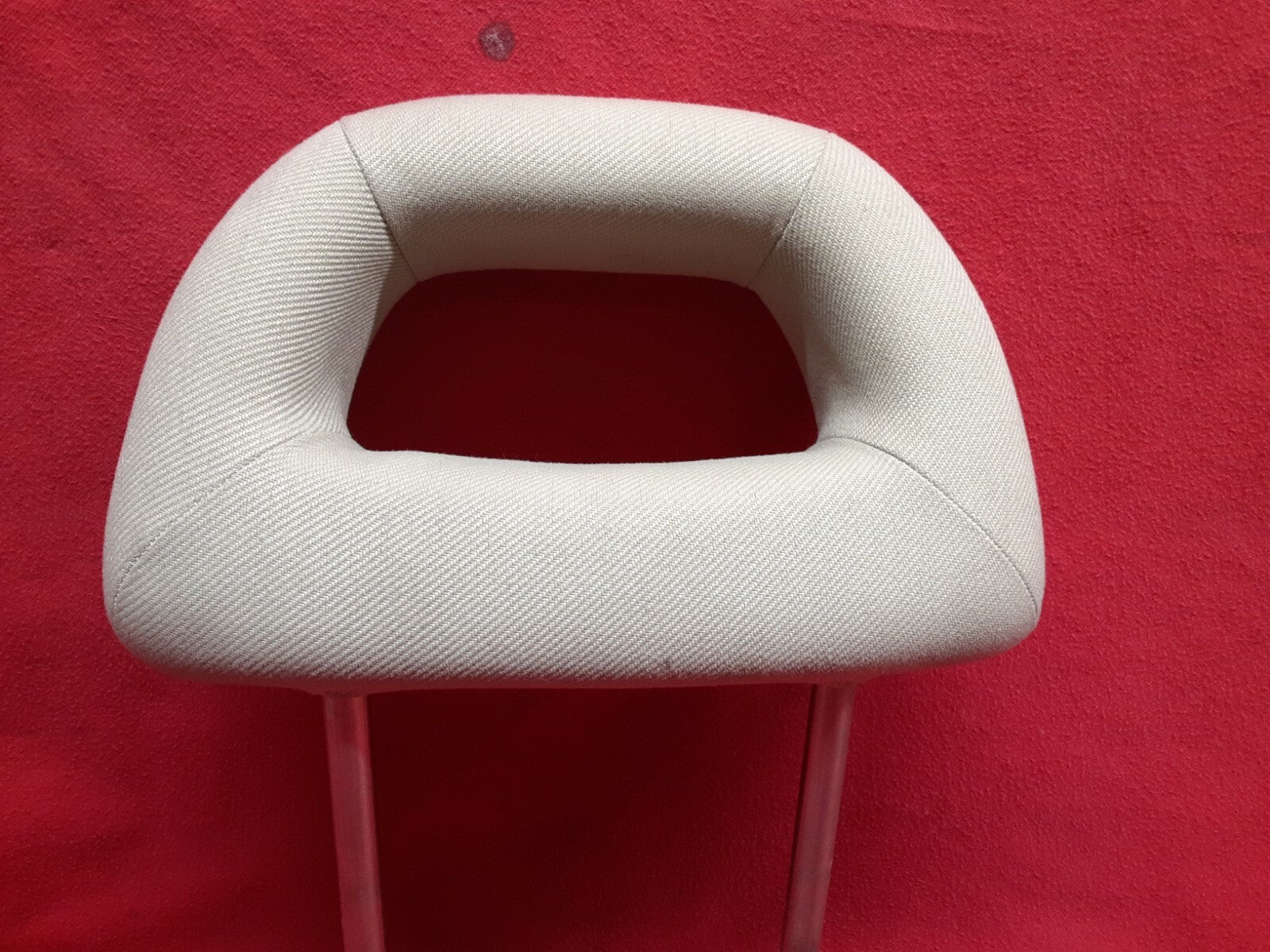 1998 - 2005 VW Volkswagen Beetle FRONT Left or Right Headrest Cloth Beige QTY: 1
