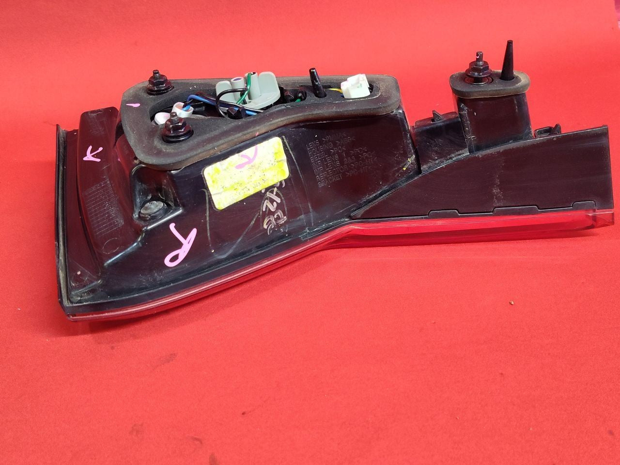 2015-2017 Hyundai Sonata RIGHT PASSENGER Inner Hatch Tail Light Lamp Halogen