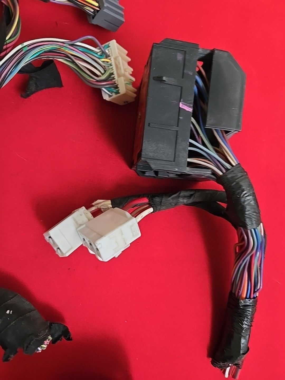 2004 Jeep Grand Cherokee Left Hand Dash BCM Module Fuse Box - PIGTAIL WIRES ONLY