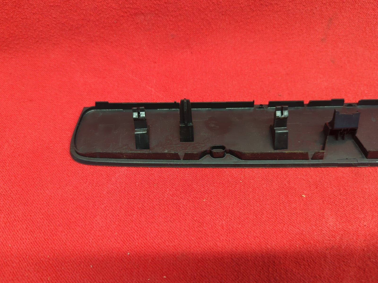 2006 2007 VW Volkswagen Passat Dash Panel Above Console Trim Bezel Black