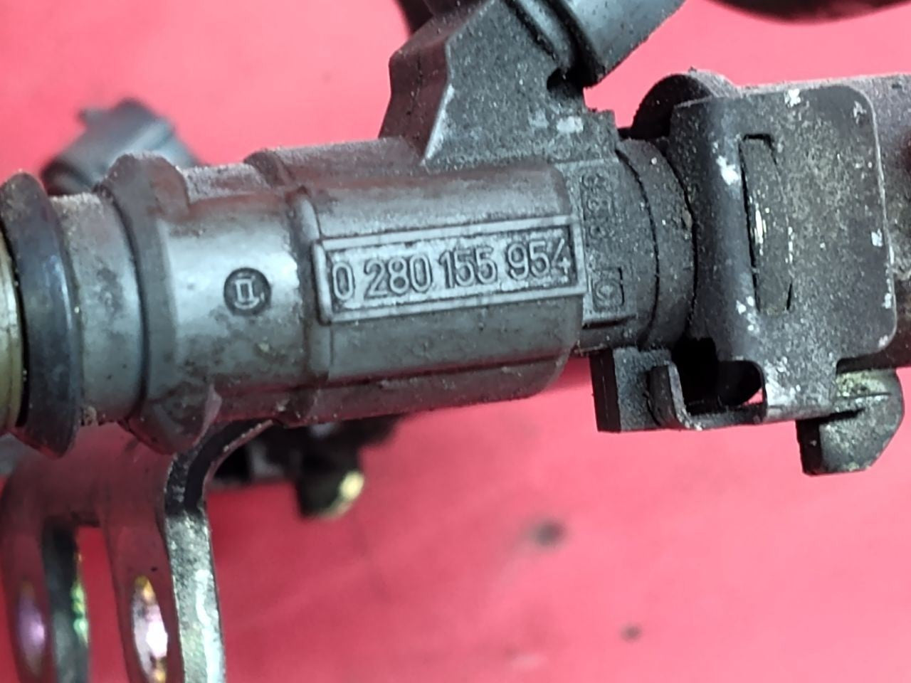 2004 Subaru Outback, Legacy 04-05 Baja 2.5L H4 Fuel Injector w/ Rails EJ253