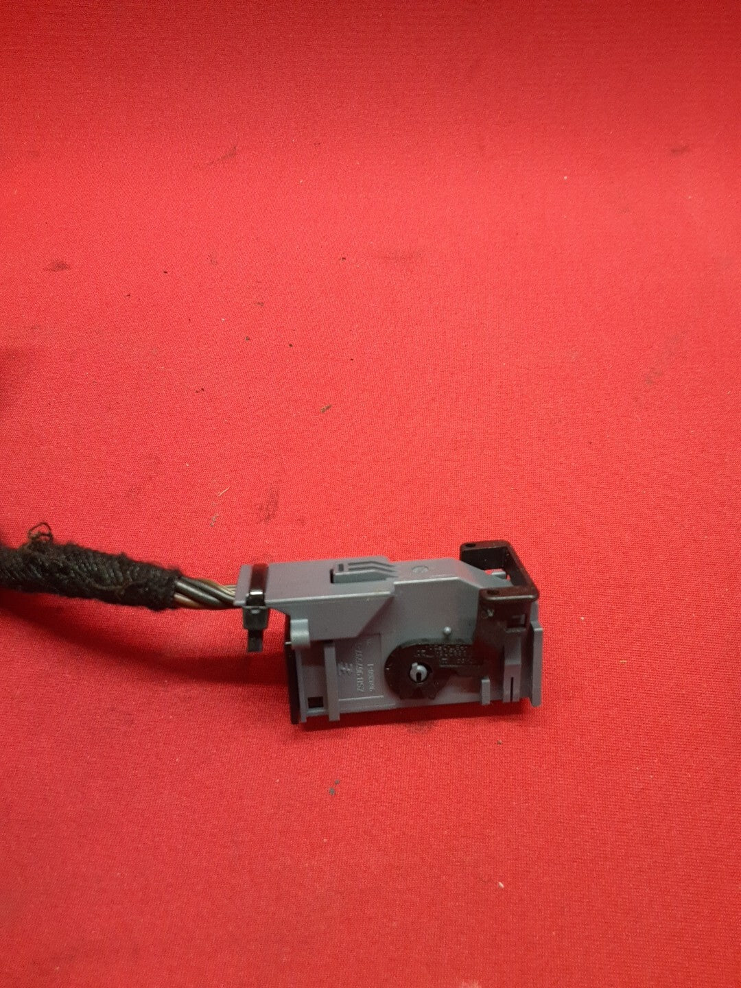 2013-2016 Chevrolet Cruze Instrument Cluster Speedometer PIGTAIL 42362675