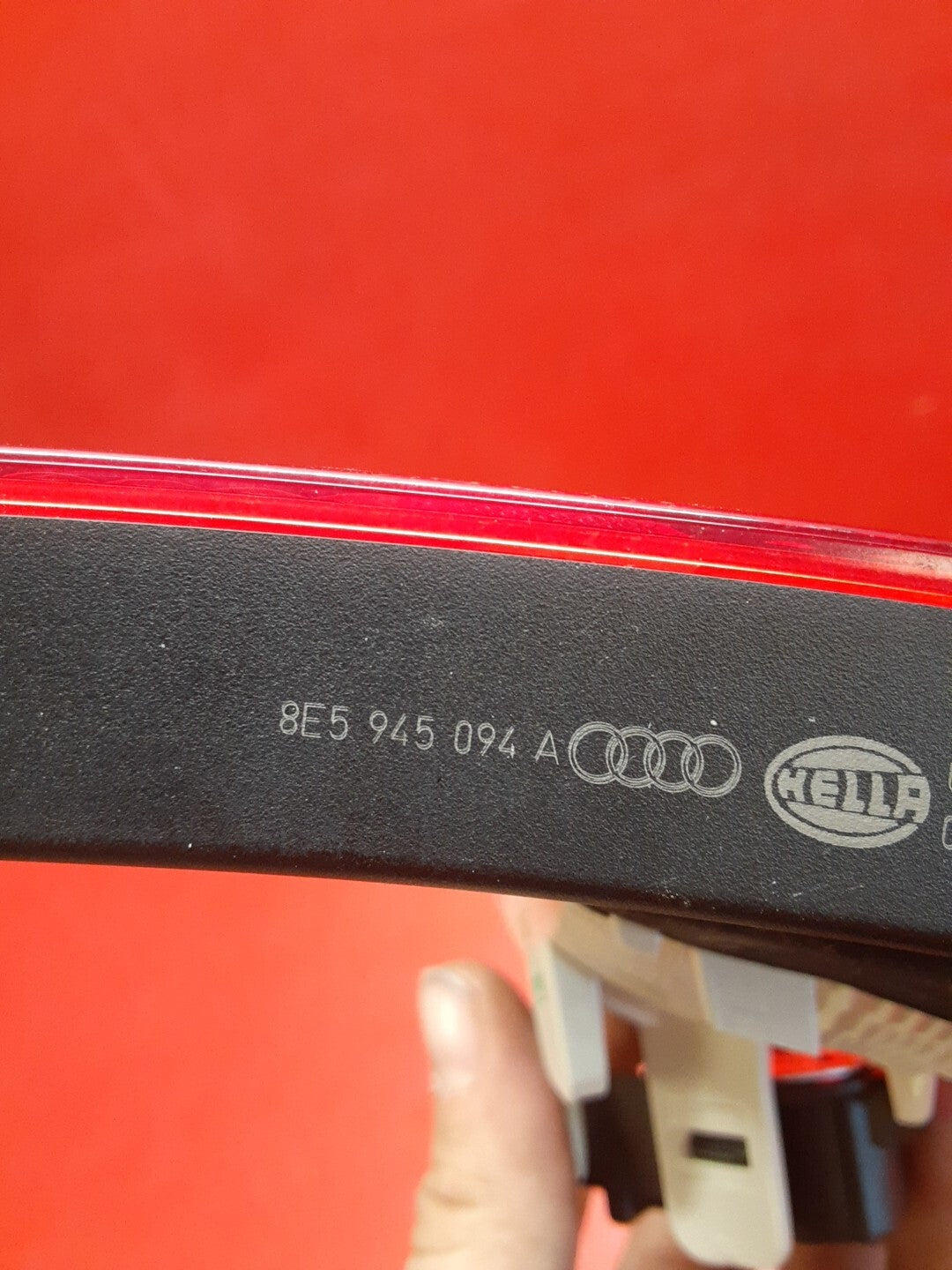 2005-2008 Audi A4 Quattro S4 RS4 Right Rear Inner Taillight Lamp Assembly