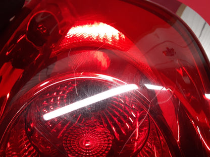 2008 - 2012 Buick Enclave RIGHT PASSENGER Outer Tail Light Lamp on Body 25954942