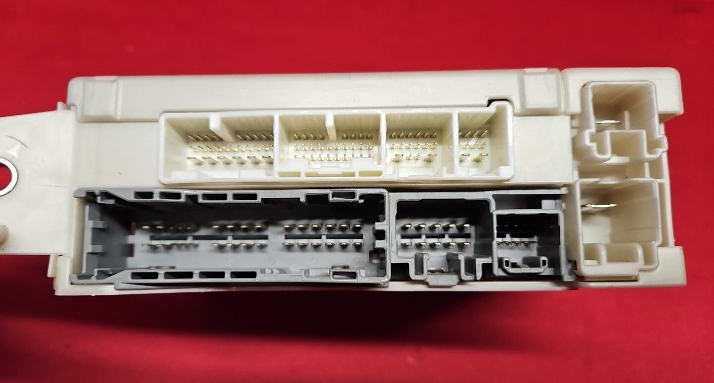 2006 - 2011 Lexus LEFT DRIVER Dash Fuse Box Junction Block 82730-30271