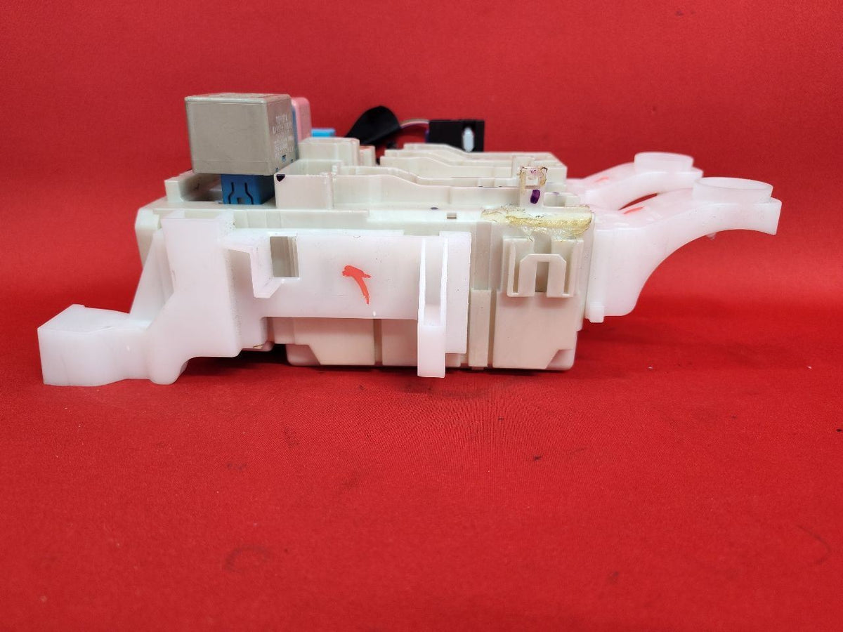 2006-2008 Toyota Rav4 Instrument Panel Dash Fuse Box Junction Block 82730-42050