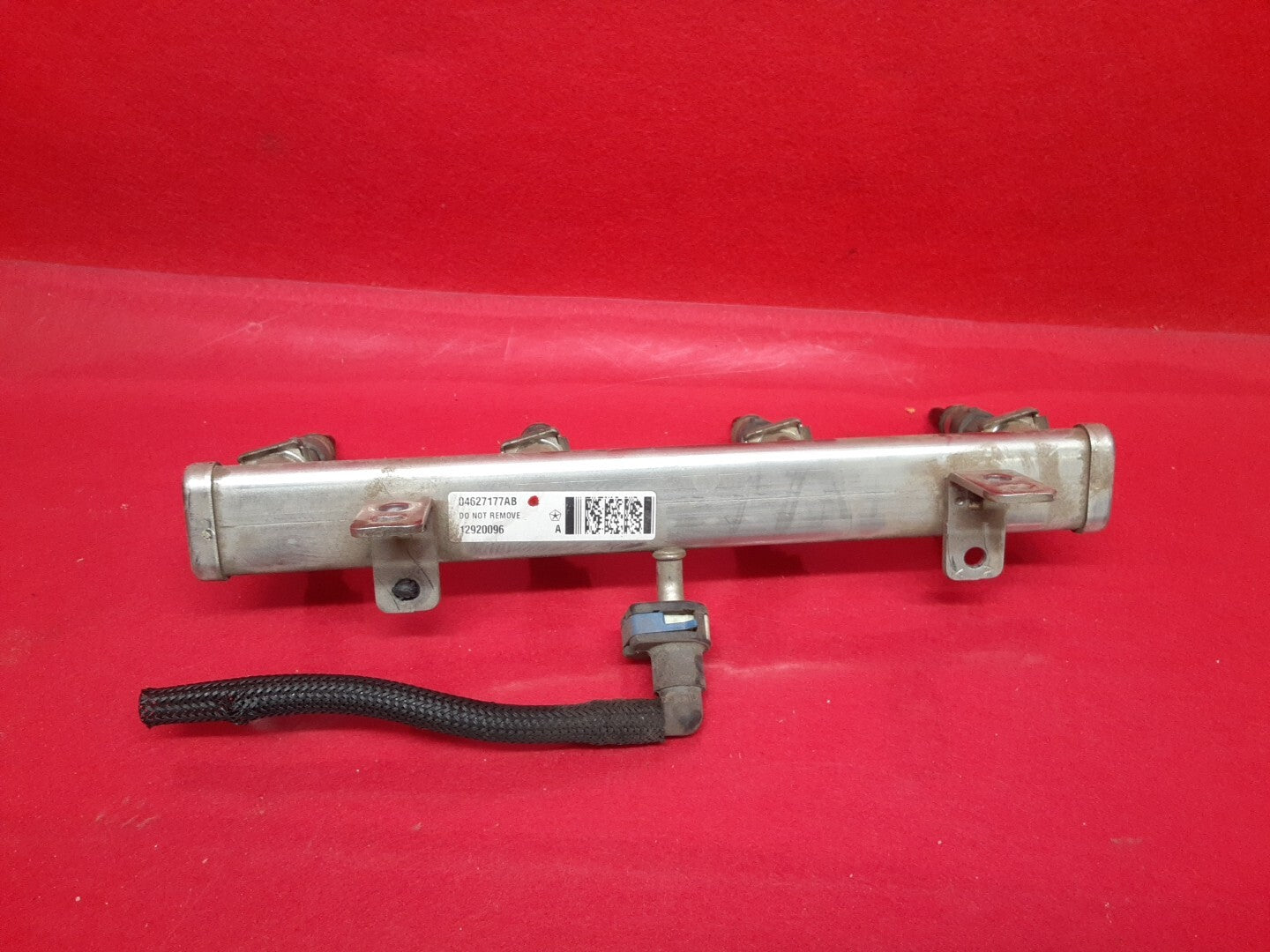 2012 - 2019 Mopar Dodge Dart Fiat 500 1.4L Fuel Rail Ramp W / Injectors