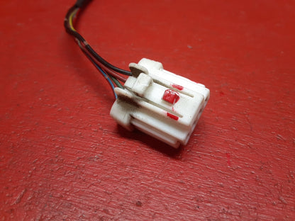 2000-2003 Nissan Sentra RIGHT REAR Brake Tail Light Harness Bulb Socket PIGTAIL