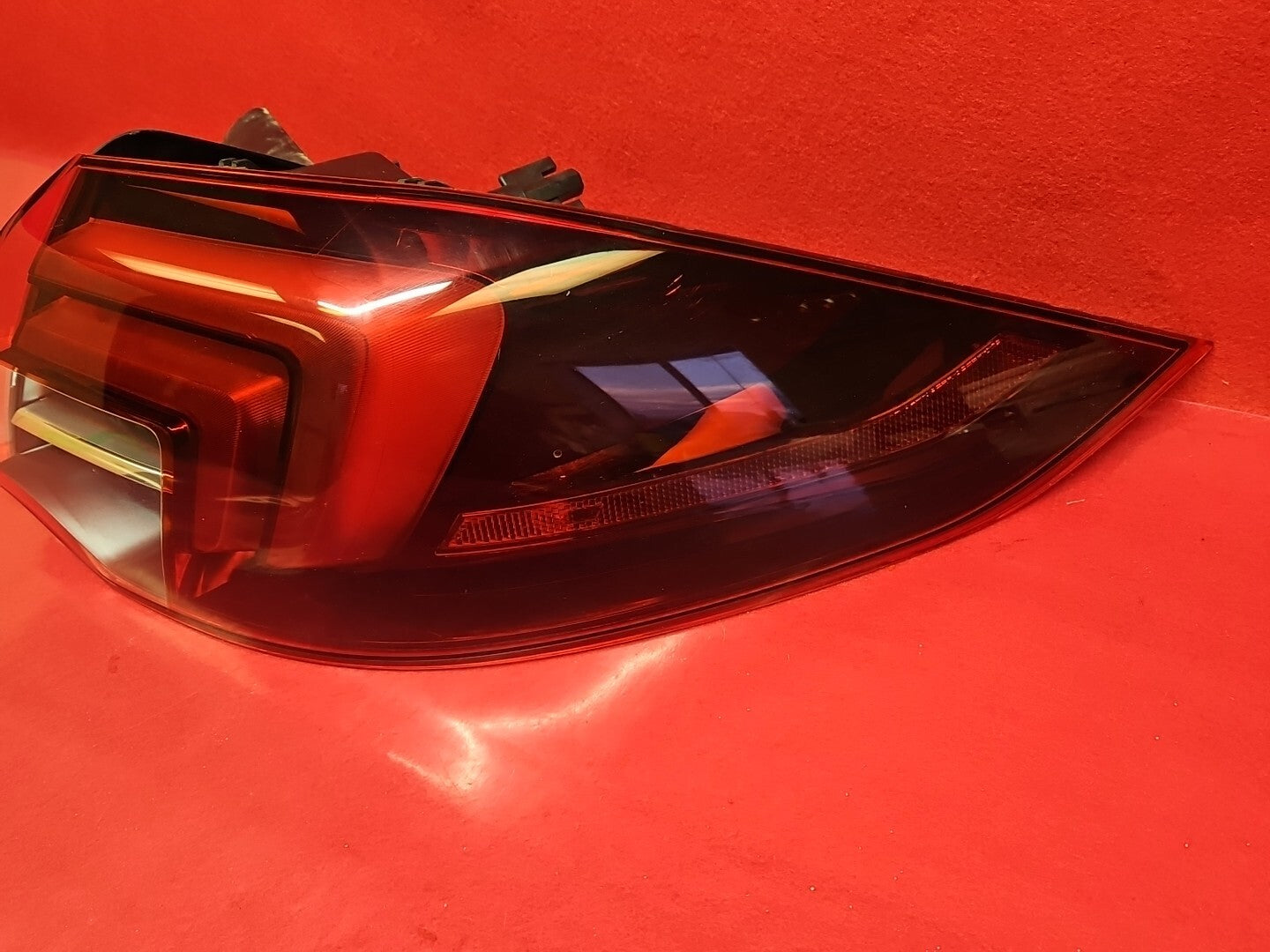 18-20 Buick Regal Sportback RIGHT PASSENGER Outer Body Quarter Tail Light Lamp