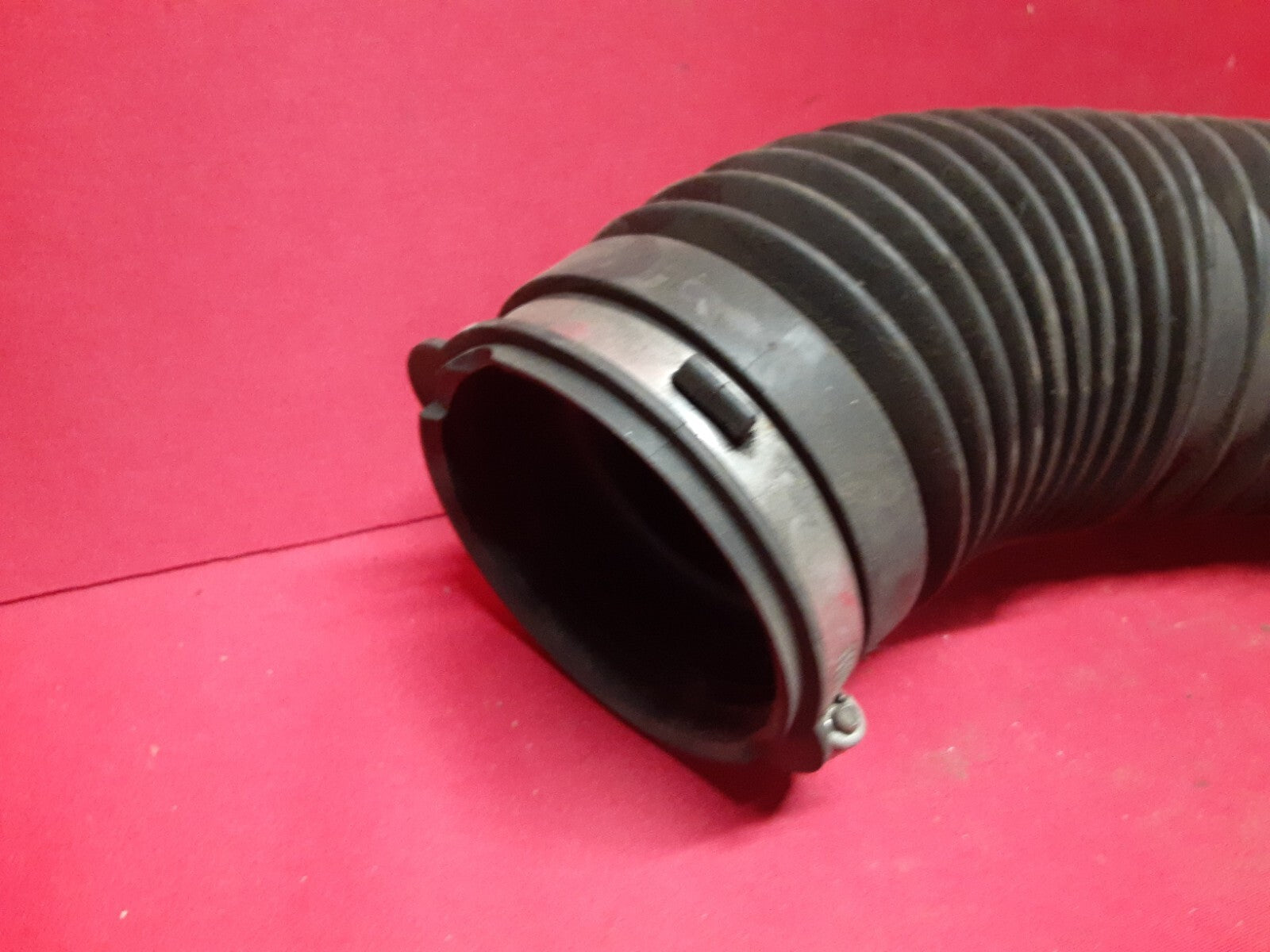 2005 - 2010 Jeep Grand Cherokee 06-10 Commander V6 Air Intake Tube 53013522AC