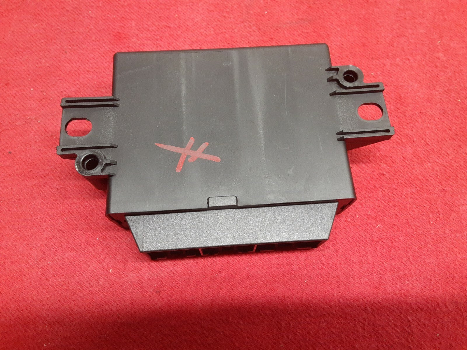 2008 - 2016 Audi A4 S4 A5 S5 - Park Control Module / Distance Module 8K09194750