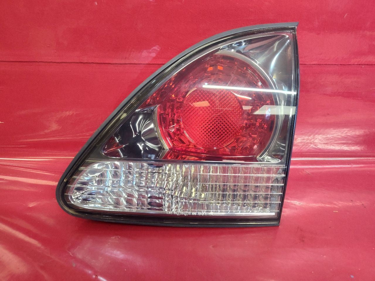 2000-2003 Lexus RX300 Right Passenger INNER Tailgate Mounted Tail Light Lamp