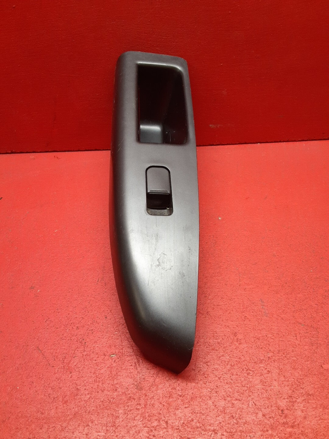 2010 - 2013 Kia Soul REAR LEFT DRIVER SIDE Door Window Switch Bezel Trim Cover