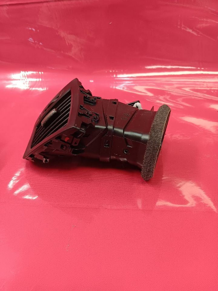 2013-2016 Hyundai Genesis Coupe LEFT DRIVER Outer Dash Panel Air Vent