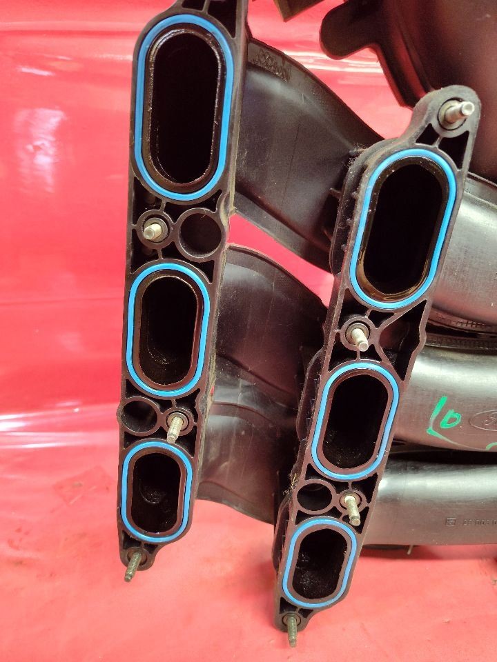 2001-2004 Ford Escape XLS XLT 3.0L V6 DOHC Upper Intake Manifold Plenum Inlet