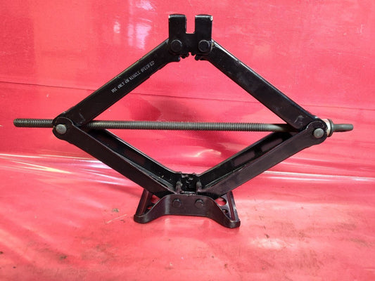 2000-2004 Jeep Grand Cherokee WJ Emergency Spare Tire Scissor Jack Set w/ Tools