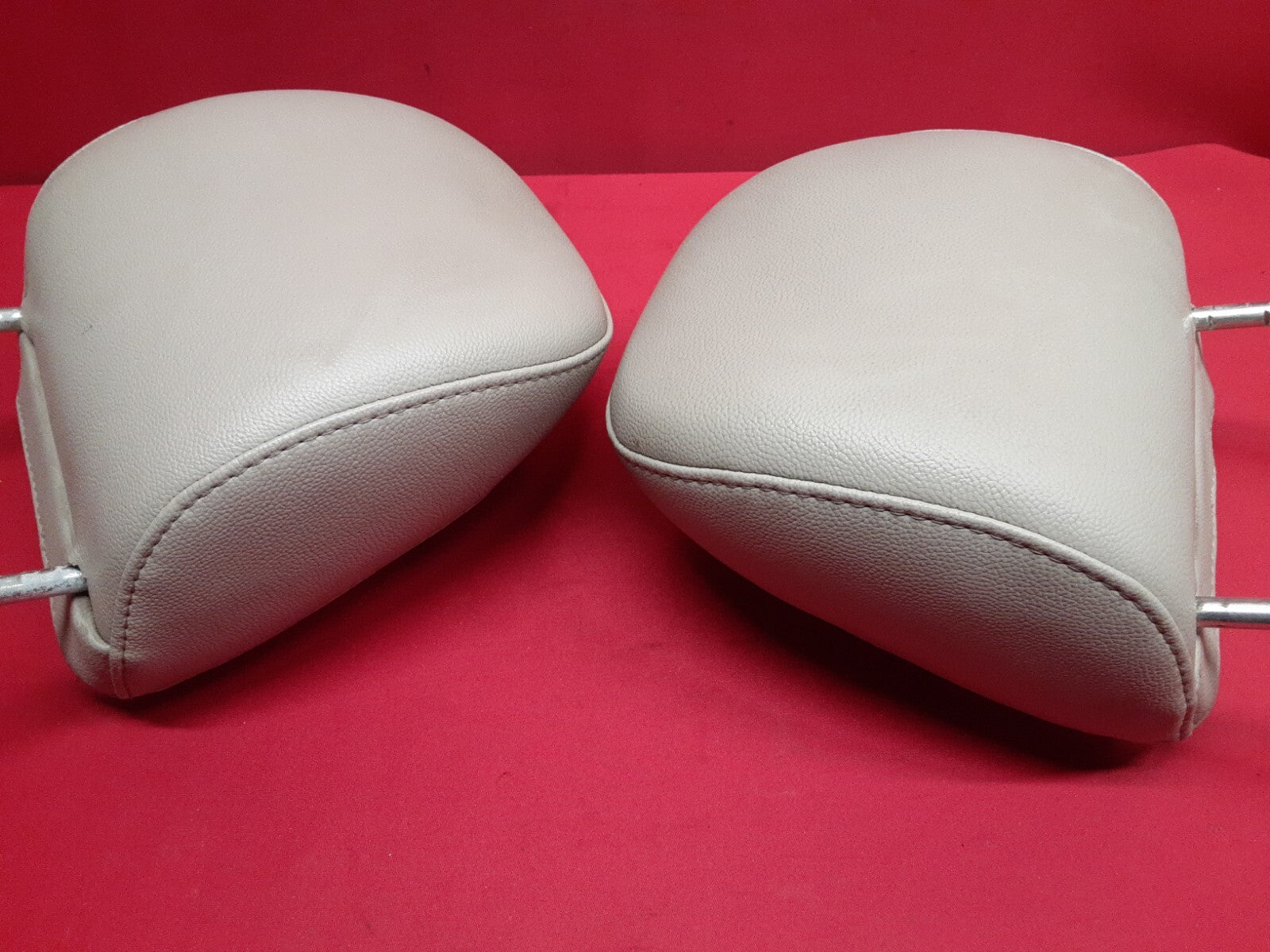 2006 - 2010 Chrysler 300 Dodge Charger FRONT Headrest Set Leather 1NR641D1AA