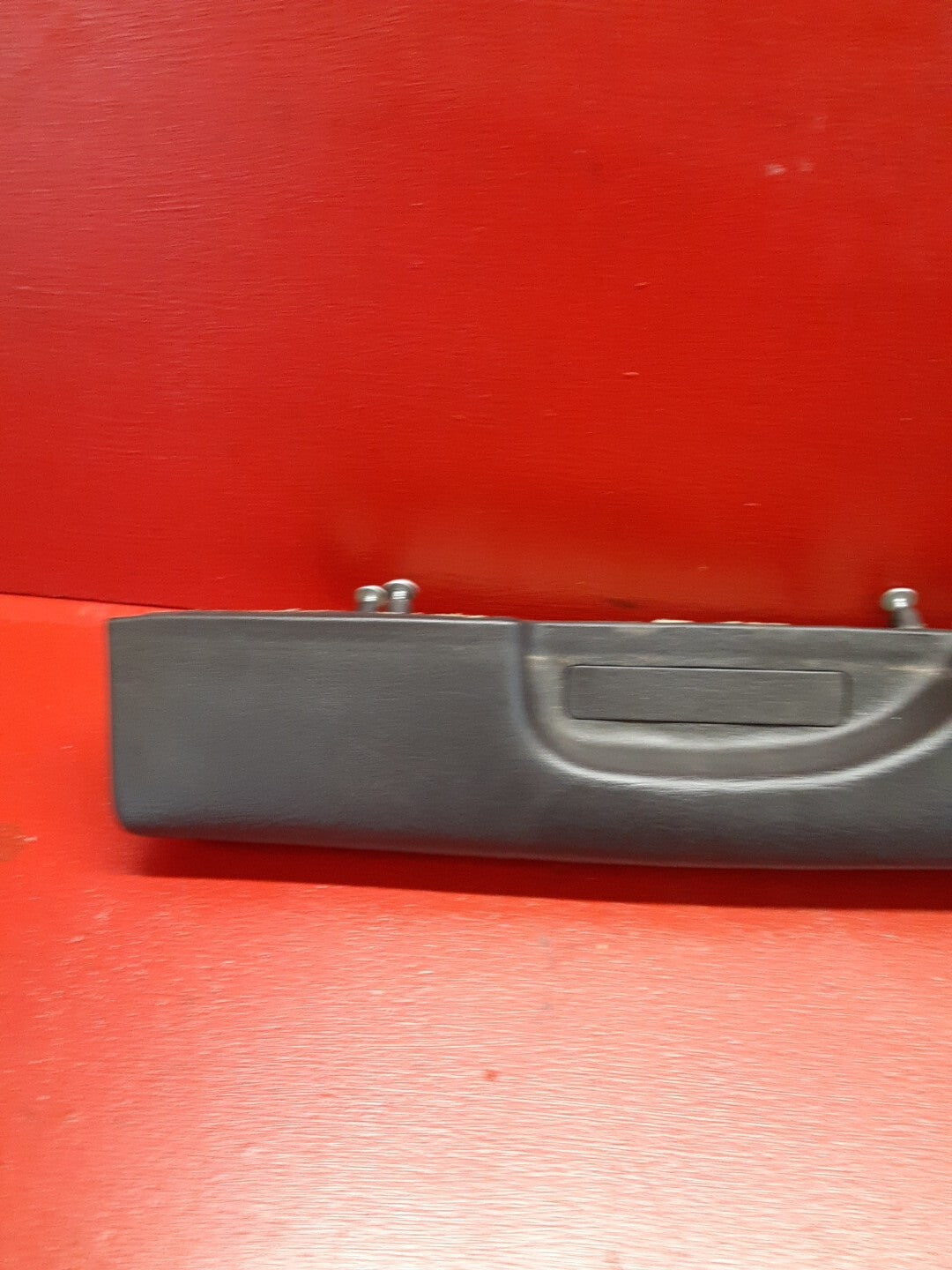 2005 2006 Chevrolet Trailblazer Left Rear Armrest W/ Window Switch 15109967