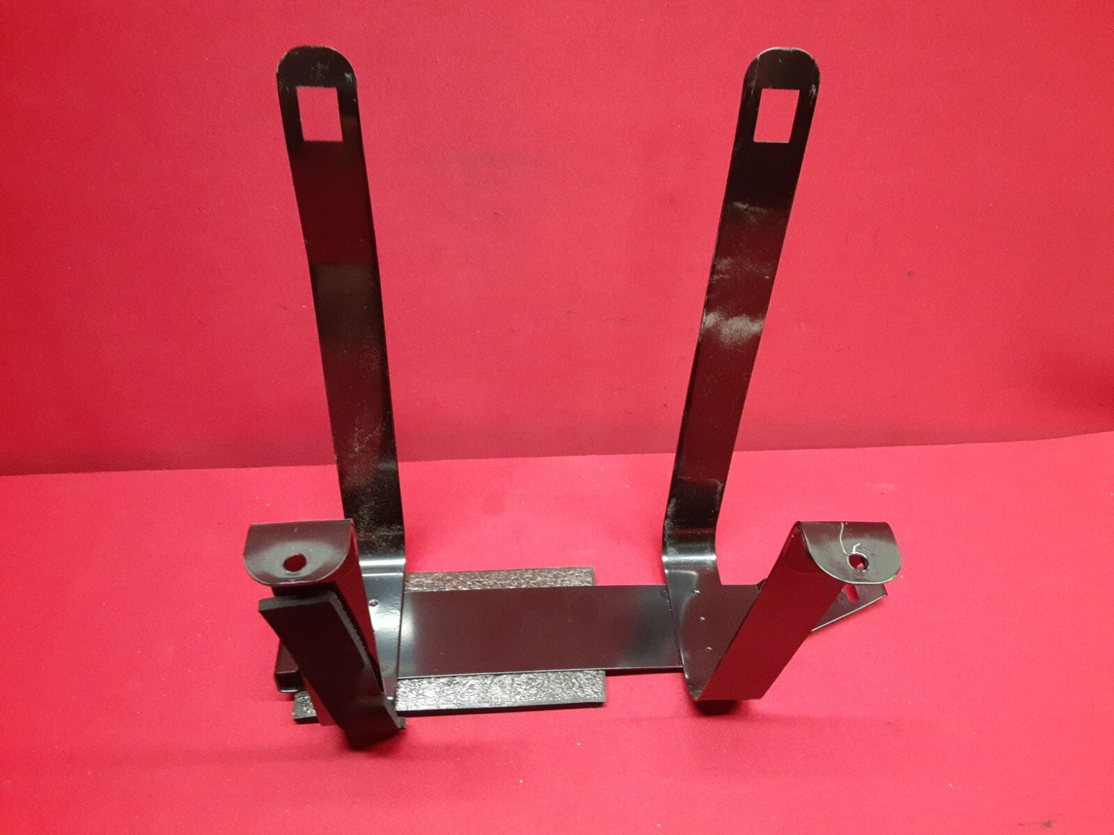 2001 - 2004 Nissan Frontier / Xterra Charcoal Vapor Canister 14950-5S601 BRACKET