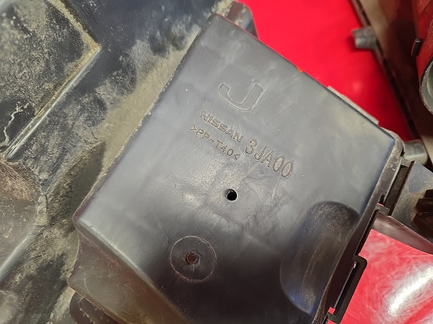 2013 Infiniti JX35 / 14-15 Infiniti QX60 Filter Housing Air Cleaner Box **TAB**