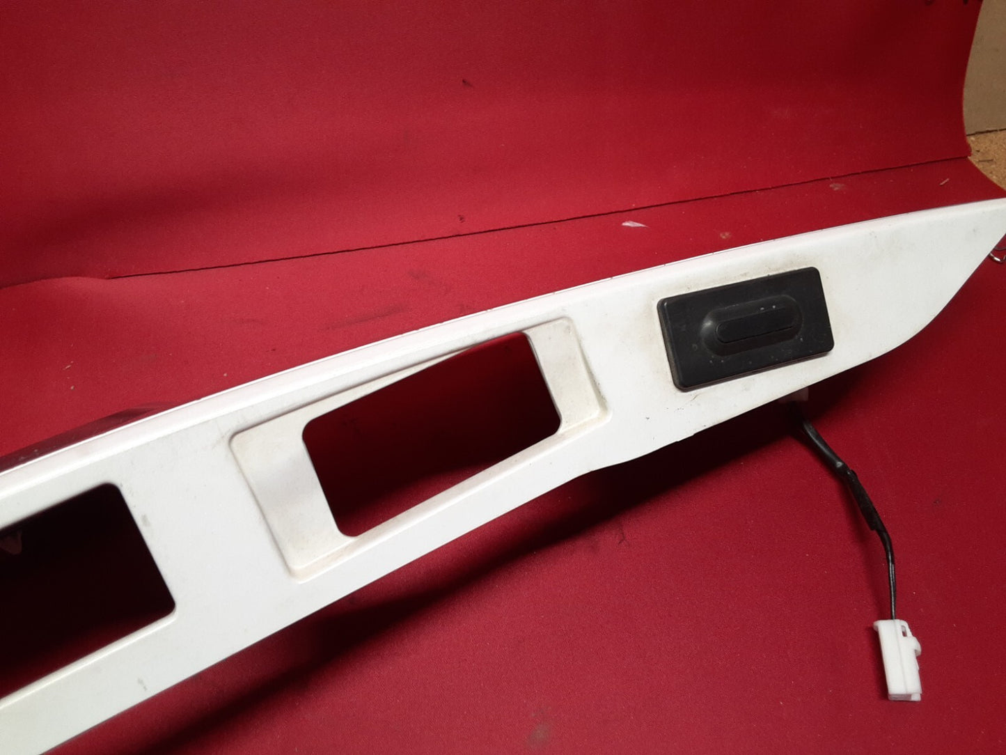 2007 - 2009 Mazda CX9 CX-9 Hatch Liftgate Handle Trim Garnish w/ Camera /Keyless