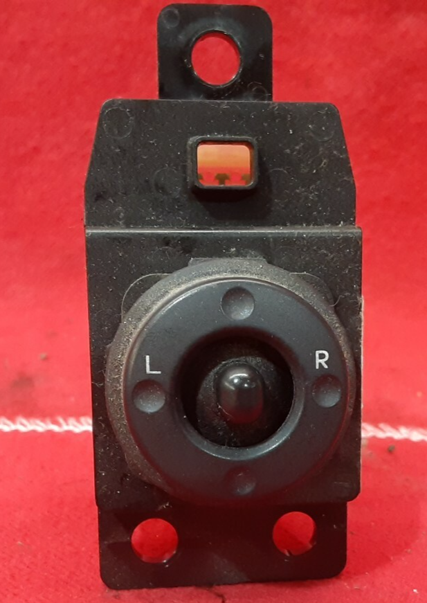 2010 2011 2012 2013 Kia Forte / KOUP Side View Mirror Adjust Switch / Knob