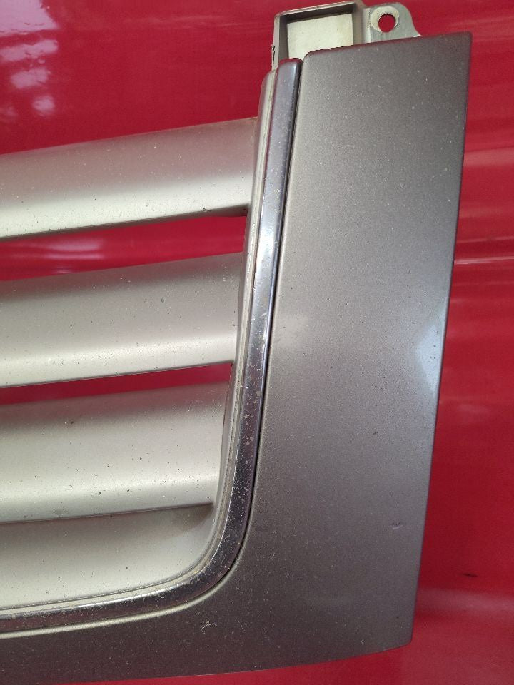2002 2003 Cadillac Escalade / EXT Front Bumper Grill Grille   11U - Silver Sand