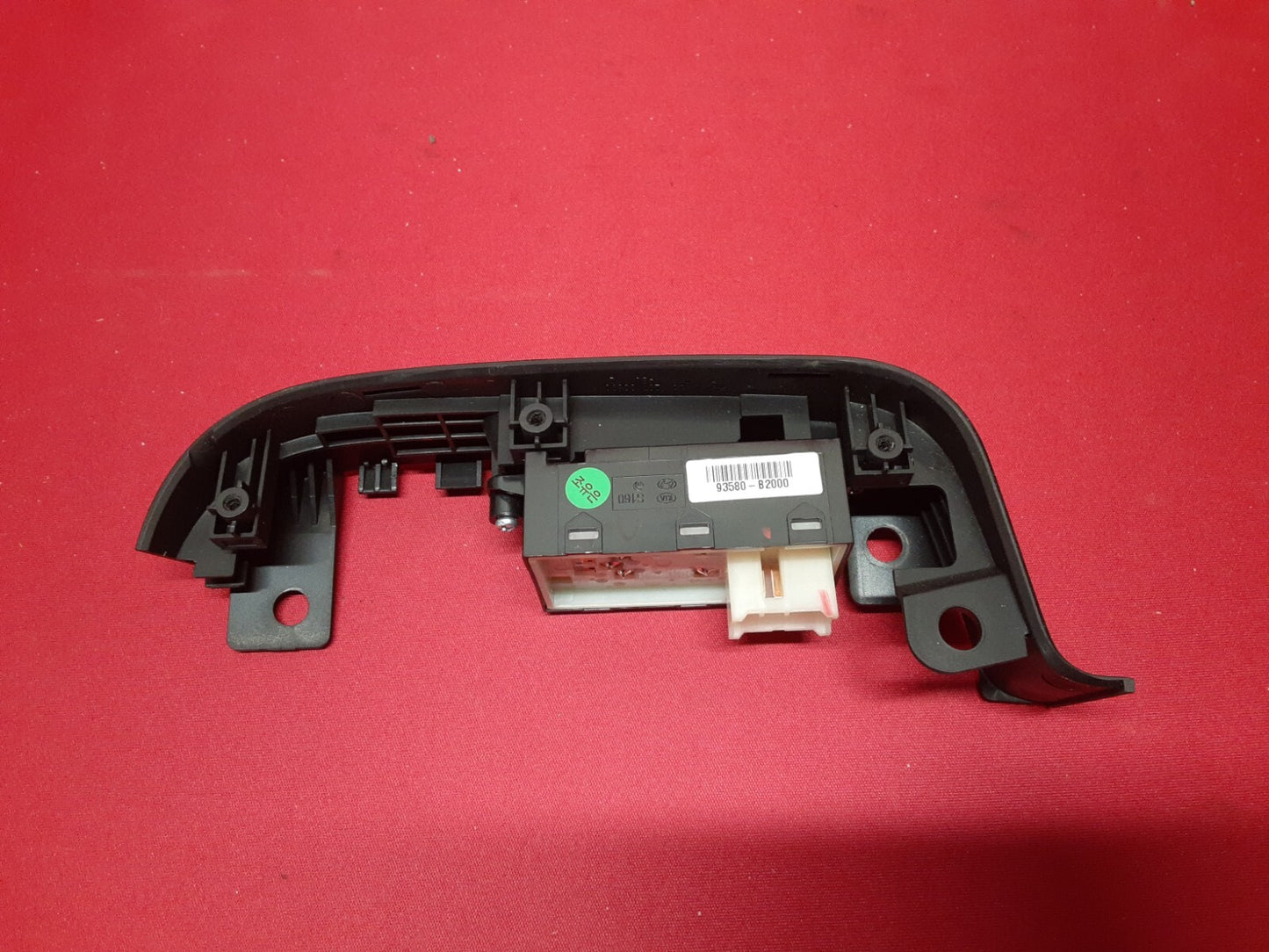 2014 - 2016 Kia Soul LEFT Rear Passenger Window Switch Black	93580 B2000