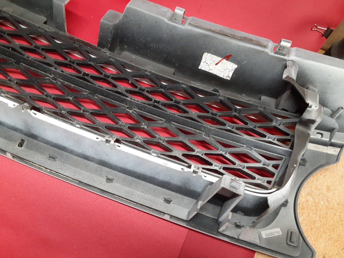 2011 - 2013 Range Rover Sport SUPERCHARGED Front Grille LRC 687 FUJI WHITE