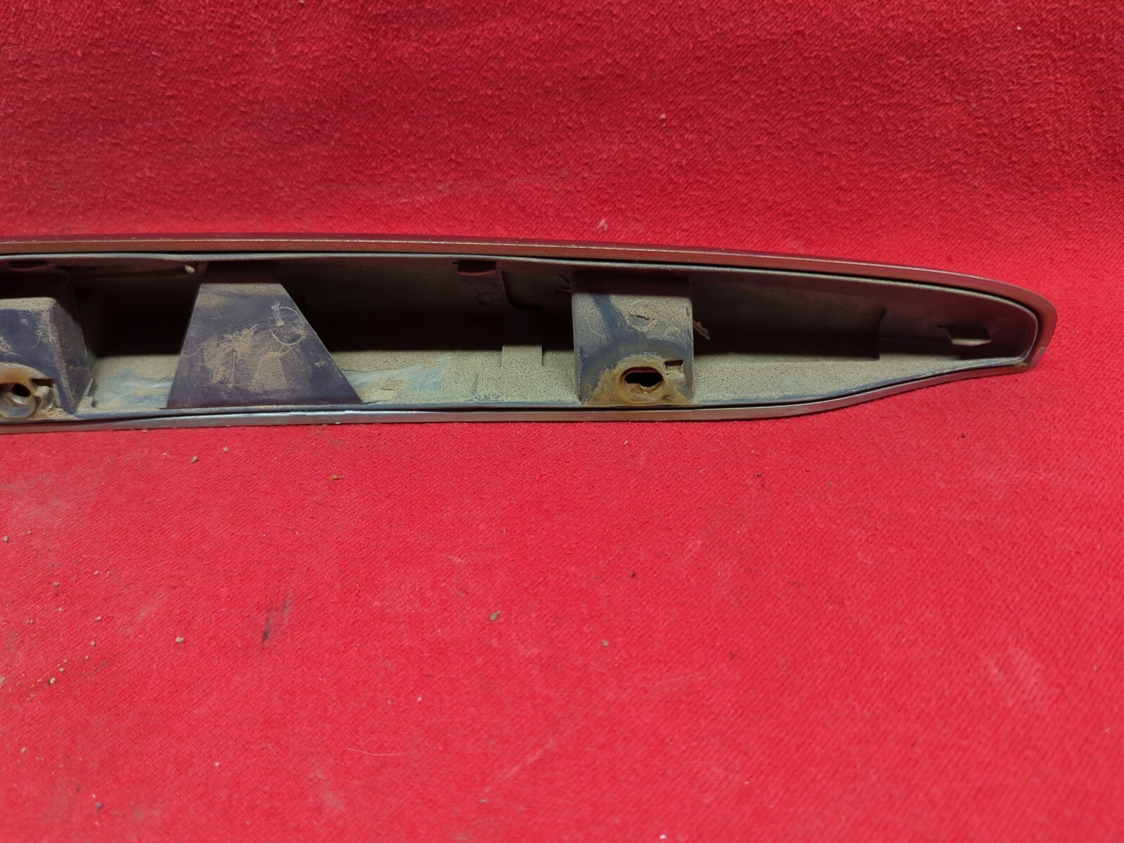 2005 2006 2007 Chrysler Pacifica Liftgate Tailgate License Moulding Trim Fascia
