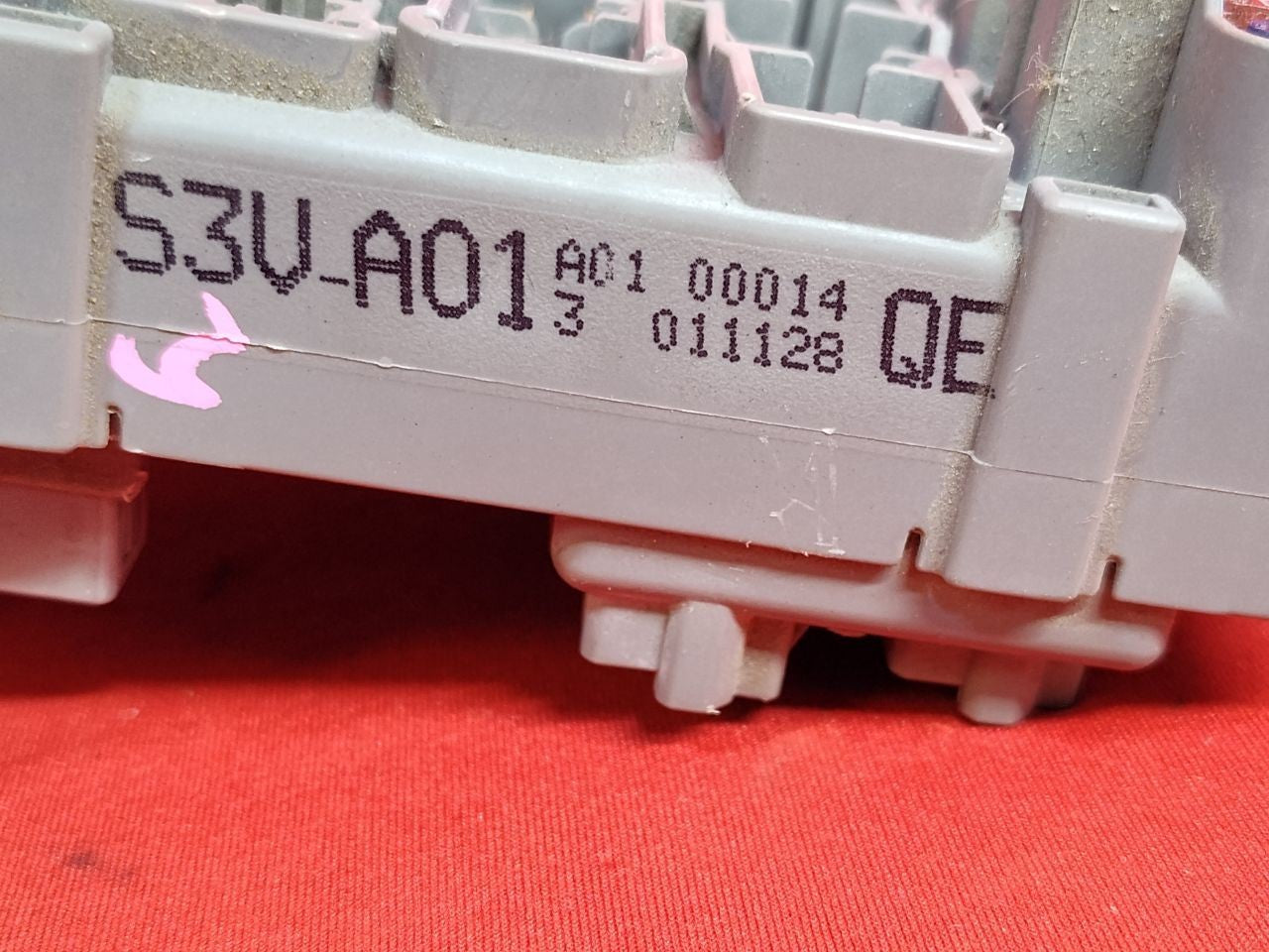 2001 2002 Acura MDX 3.6L Interior Cabin LEFT DRIVER DASH Fuse Box Junction Block