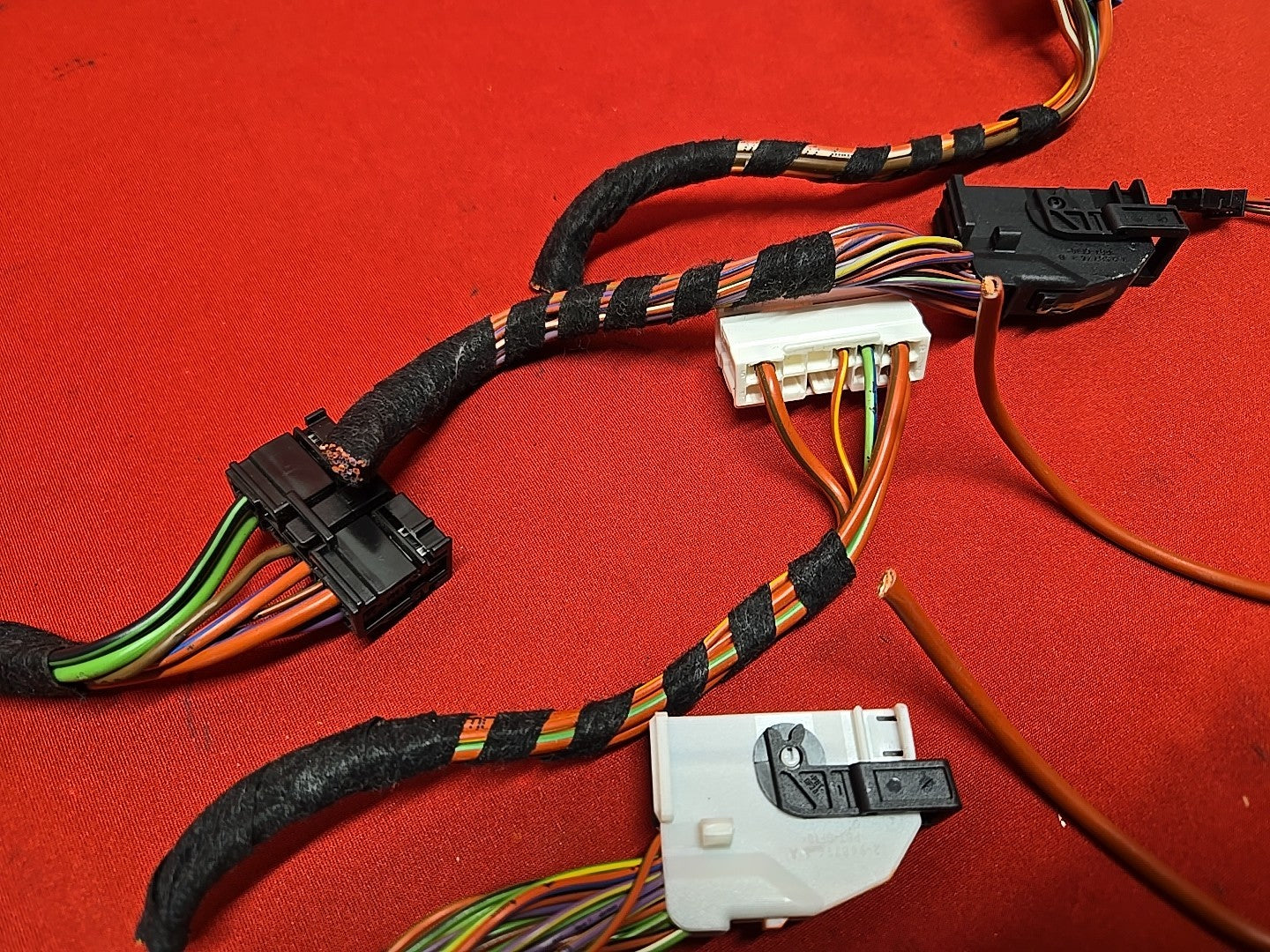 2006 Range Rover V8 Supercharged Interior Under Dash Panel Fuse Box - PIGTAILS