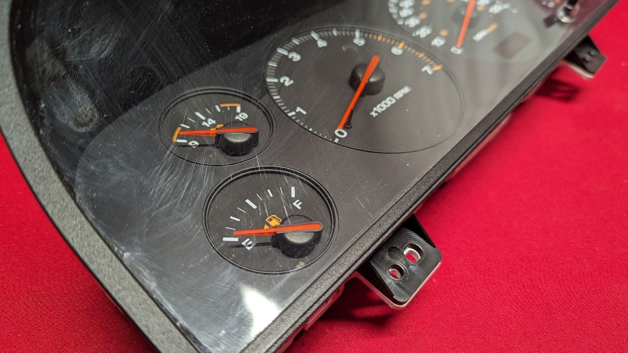 2000 Jeep Grand Cherokee 4.7L V8 4WD Instrument Cluster Speedometer MPH