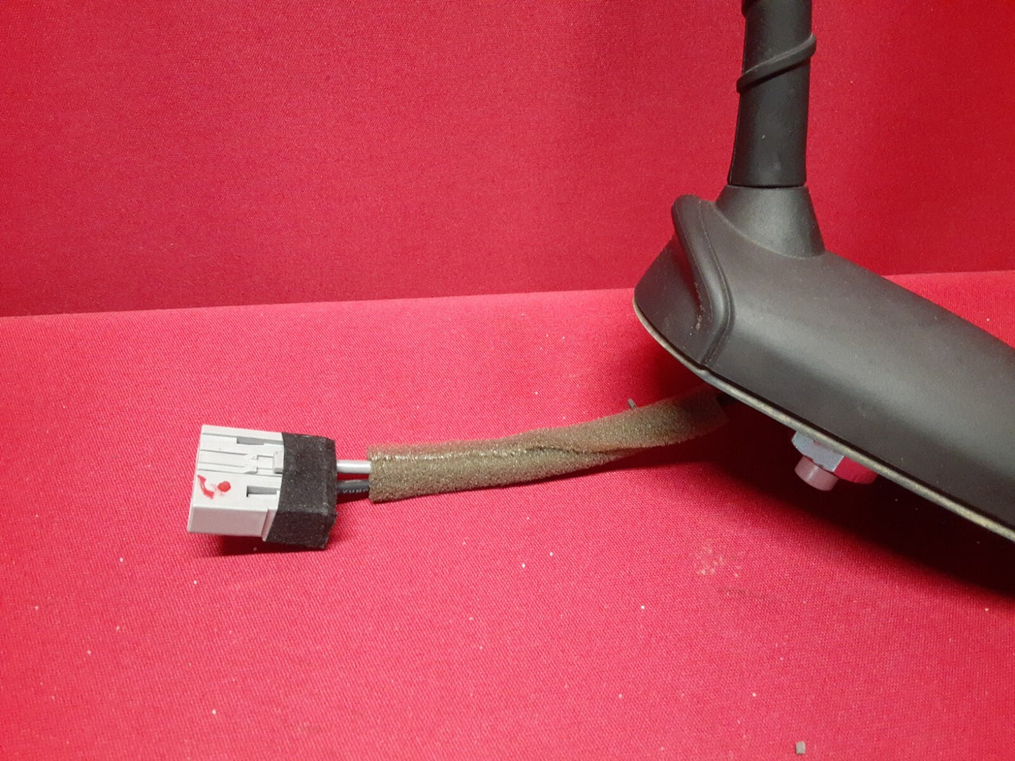 2014 - 2016 Kia Soul Radio Stereo Antenna Receiver Base & Mast 96210-B2000