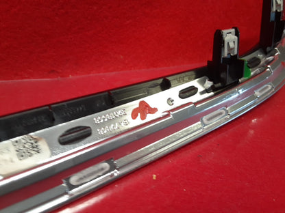 18-20 Buick Regal Sportback TourX Dash Radio Display Screen Trim Bezel Molding